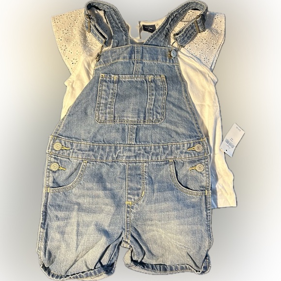 NWT Baby Gap overall shorts , with bonus white eyelet top - Picture 1 of 4